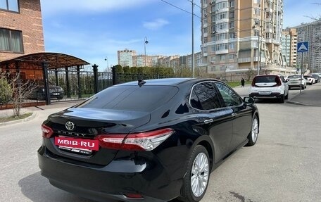 Toyota Camry, 2018 год, 2 700 000 рублей, 2 фотография