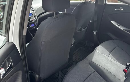 Hyundai Solaris II рестайлинг, 2012 год, 580 000 рублей, 17 фотография