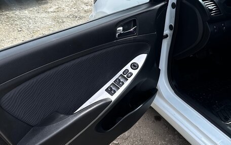 Hyundai Solaris II рестайлинг, 2012 год, 580 000 рублей, 16 фотография