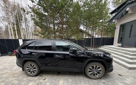 Toyota RAV4, 2022 год, 4 650 000 рублей, 3 фотография