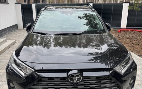 Toyota RAV4, 2022 год, 4 650 000 рублей, 2 фотография