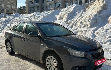 Chevrolet Cruze II, 2010 год, 800 000 рублей, 2 фотография