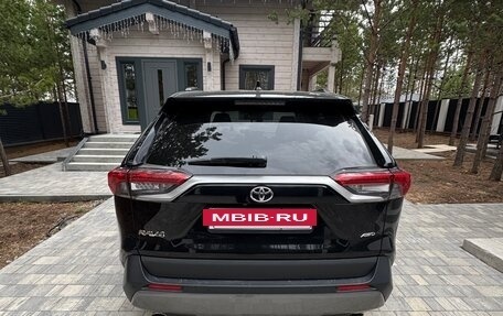 Toyota RAV4, 2022 год, 4 650 000 рублей, 4 фотография