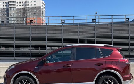 Toyota RAV4, 2017 год, 2 450 000 рублей, 4 фотография