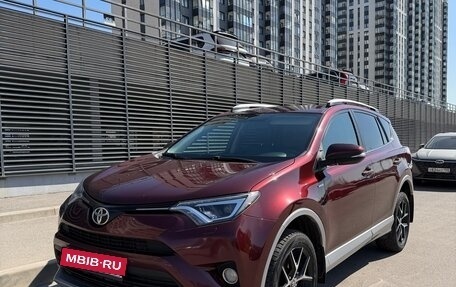 Toyota RAV4, 2017 год, 2 450 000 рублей, 3 фотография