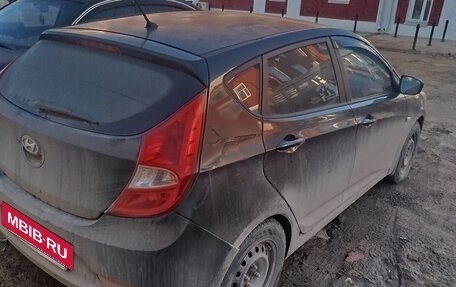 Hyundai Solaris II рестайлинг, 2016 год, 800 000 рублей, 3 фотография