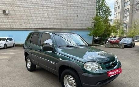 Chevrolet Niva I рестайлинг, 2011 год, 630 000 рублей, 3 фотография