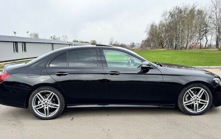 Mercedes-Benz E-Класс, 2019 год, 3 500 000 рублей, 8 фотография