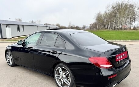 Mercedes-Benz E-Класс, 2019 год, 3 500 000 рублей, 5 фотография