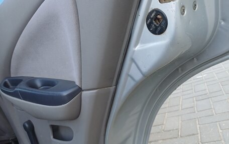 Nissan Almera, 2001 год, 262 000 рублей, 14 фотография