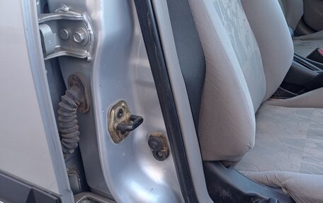 Nissan Almera, 2001 год, 262 000 рублей, 18 фотография