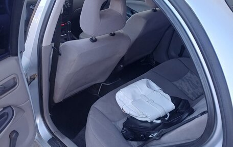 Nissan Almera, 2001 год, 262 000 рублей, 27 фотография