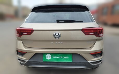 Volkswagen T-Roc I, 2018 год, 2 000 000 рублей, 6 фотография