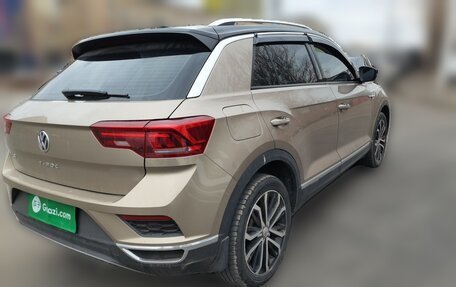 Volkswagen T-Roc I, 2018 год, 2 000 000 рублей, 5 фотография