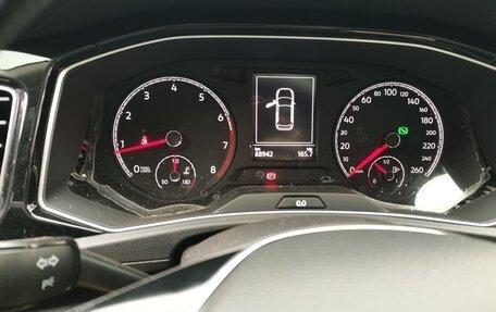 Volkswagen T-Roc I, 2018 год, 2 000 000 рублей, 10 фотография