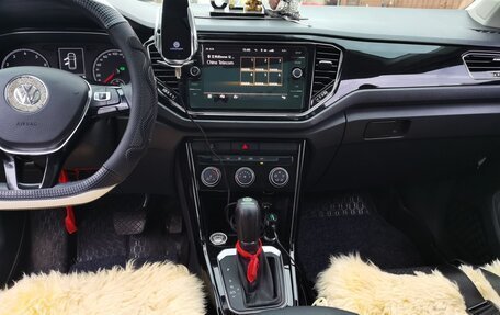 Volkswagen T-Roc I, 2018 год, 2 000 000 рублей, 11 фотография