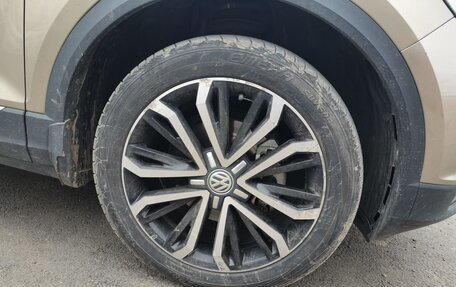 Volkswagen T-Roc I, 2018 год, 2 000 000 рублей, 16 фотография