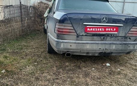Mercedes-Benz E-Класс, 1995 год, 135 000 рублей, 2 фотография