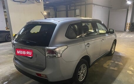 Mitsubishi Outlander III рестайлинг 3, 2013 год, 1 070 000 рублей, 6 фотография