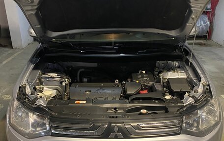 Mitsubishi Outlander III рестайлинг 3, 2013 год, 1 070 000 рублей, 20 фотография