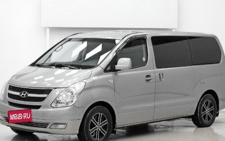 Hyundai Grand Starex Grand Starex I рестайлинг 2, 2011 год, 1 070 000 рублей, 1 фотография