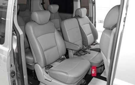 Hyundai Grand Starex Grand Starex I рестайлинг 2, 2011 год, 1 070 000 рублей, 6 фотография