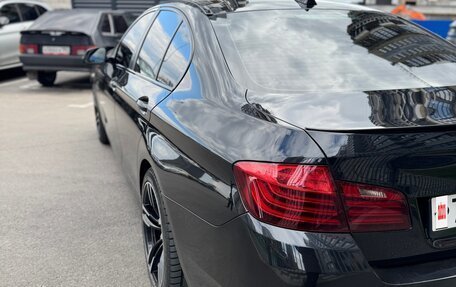 BMW 5 серия, 2014 год, 1 690 000 рублей, 4 фотография