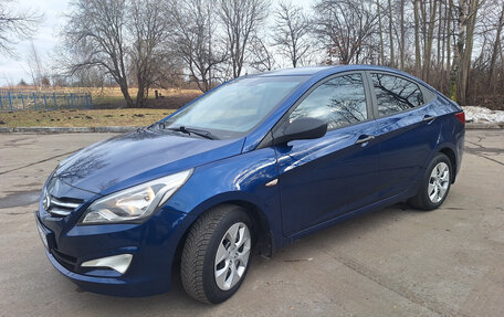 Hyundai Solaris II рестайлинг, 2015 год, 1 050 000 рублей, 4 фотография