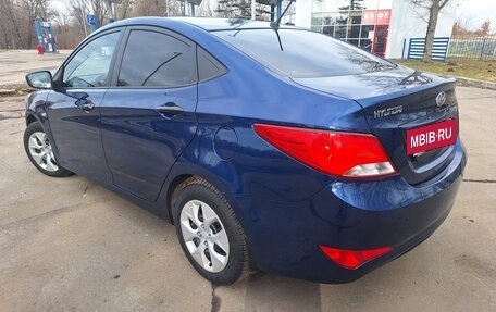 Hyundai Solaris II рестайлинг, 2015 год, 1 050 000 рублей, 3 фотография