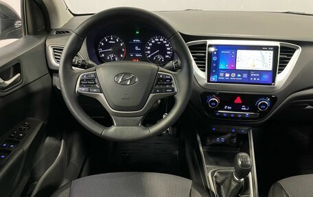 Hyundai Solaris II рестайлинг, 2017 год, 990 000 рублей, 13 фотография