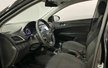 Hyundai Solaris II рестайлинг, 2017 год, 990 000 рублей, 11 фотография