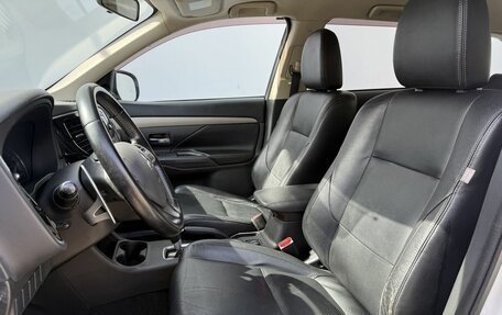 Mitsubishi Outlander III рестайлинг 3, 2012 год, 1 300 000 рублей, 10 фотография