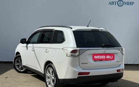 Mitsubishi Outlander III рестайлинг 3, 2012 год, 1 300 000 рублей, 7 фотография