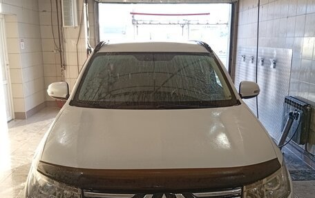 Mitsubishi Outlander III рестайлинг 3, 2012 год, 1 240 000 рублей, 1 фотография