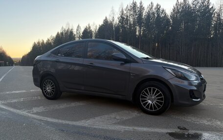Hyundai Solaris II рестайлинг, 2011 год, 850 000 рублей, 3 фотография