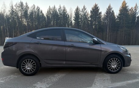 Hyundai Solaris II рестайлинг, 2011 год, 850 000 рублей, 4 фотография