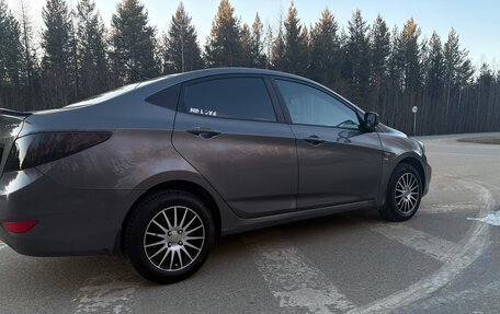 Hyundai Solaris II рестайлинг, 2011 год, 850 000 рублей, 5 фотография