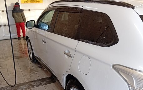 Mitsubishi Outlander III рестайлинг 3, 2012 год, 1 240 000 рублей, 4 фотография