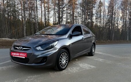 Hyundai Solaris II рестайлинг, 2011 год, 850 000 рублей, 12 фотография