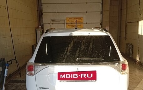 Mitsubishi Outlander III рестайлинг 3, 2012 год, 1 240 000 рублей, 3 фотография