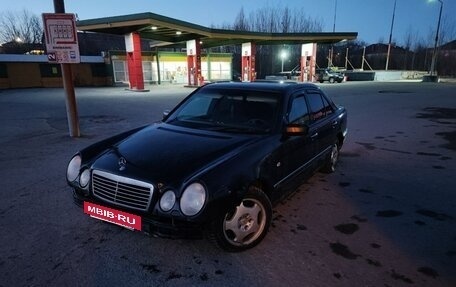 Mercedes-Benz E-Класс, 1997 год, 265 000 рублей, 2 фотография