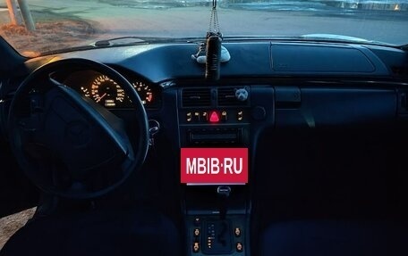 Mercedes-Benz E-Класс, 1997 год, 265 000 рублей, 6 фотография