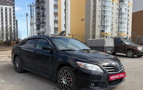 Toyota Camry, 2011 год, 875 000 рублей, 2 фотография