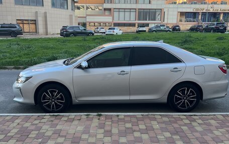 Toyota Camry, 2017 год, 2 450 000 рублей, 2 фотография