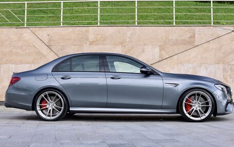 Mercedes-Benz E-Класс AMG, 2017 год, 9 000 000 рублей, 3 фотография