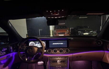 Mercedes-Benz E-Класс AMG, 2017 год, 9 000 000 рублей, 10 фотография