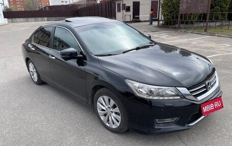 Honda Accord IX рестайлинг, 2013 год, 1 725 000 рублей, 4 фотография