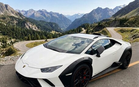 Lamborghini Huracán, 2023 год, 42 900 000 рублей, 1 фотография