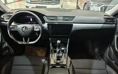 Skoda Superb III рестайлинг, 2023 год, 2 180 000 рублей, 8 фотография