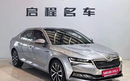 Skoda Superb III рестайлинг, 2023 год, 2 180 000 рублей, 3 фотография